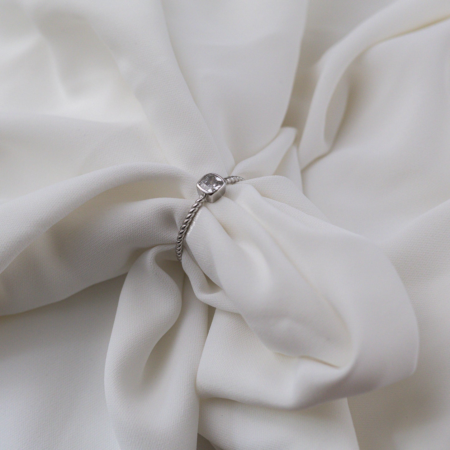 Ring Kristina Crystal White