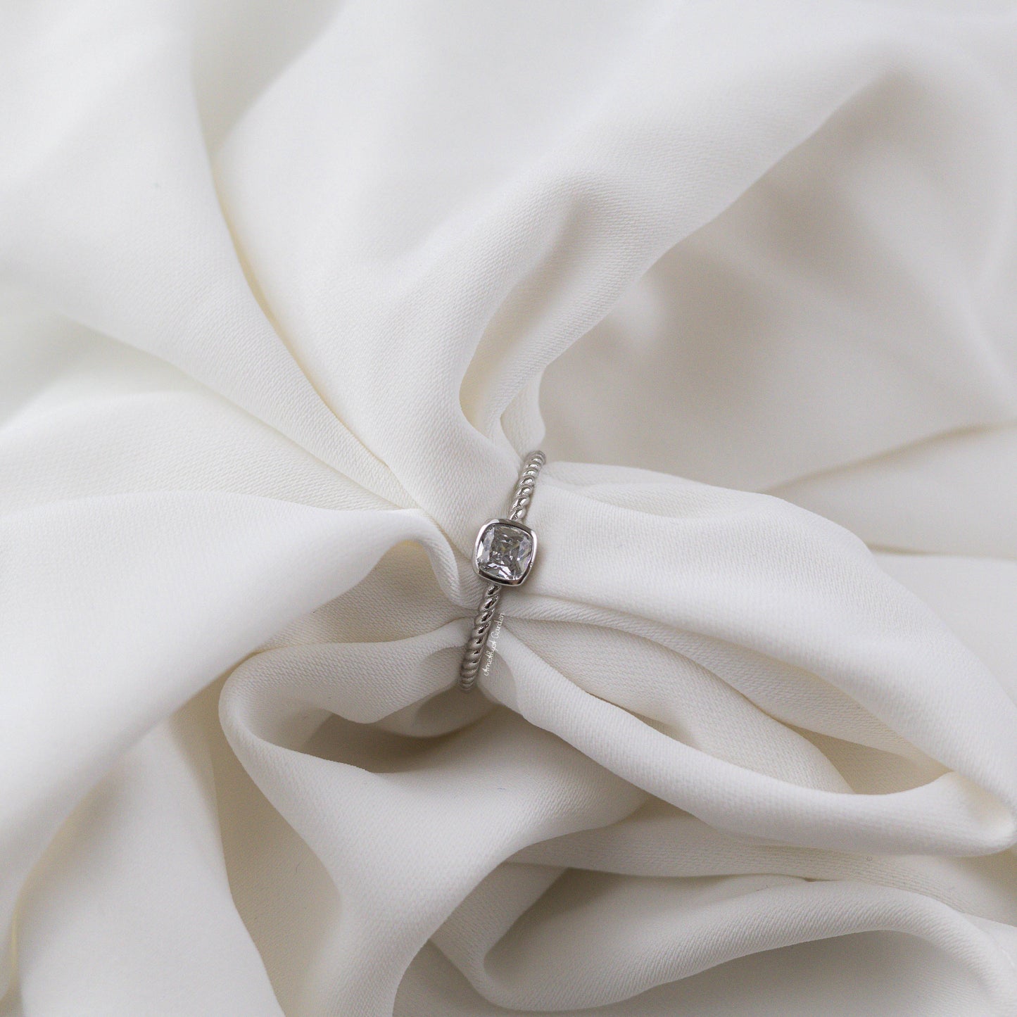 Ring Kristina Crystal White