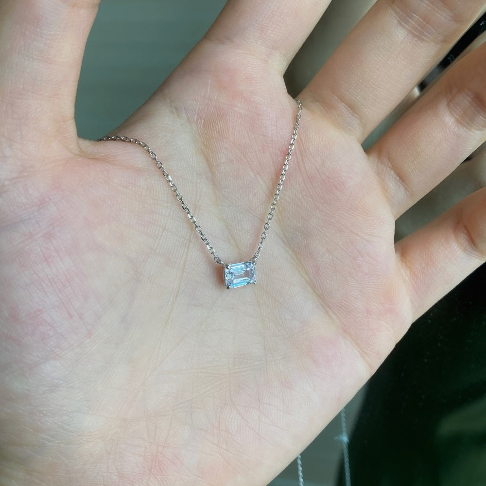 Clara crystal white necklace