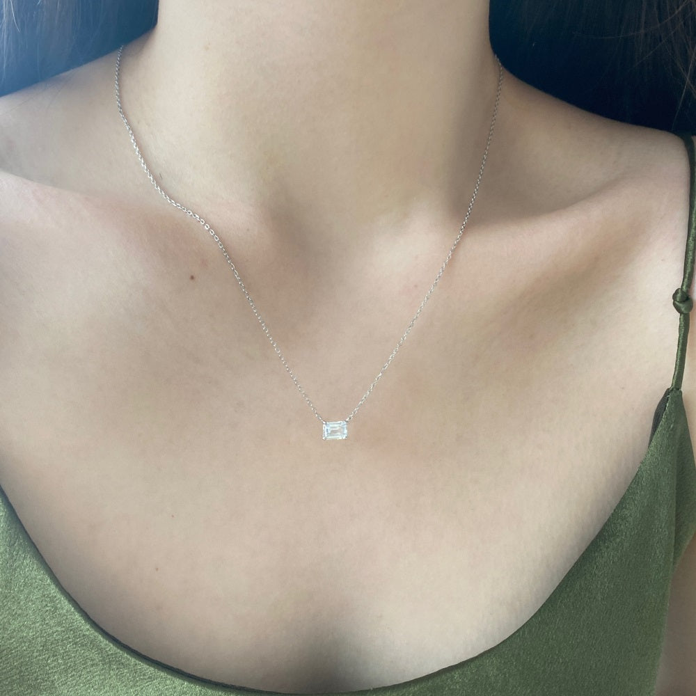 Clara crystal white necklace