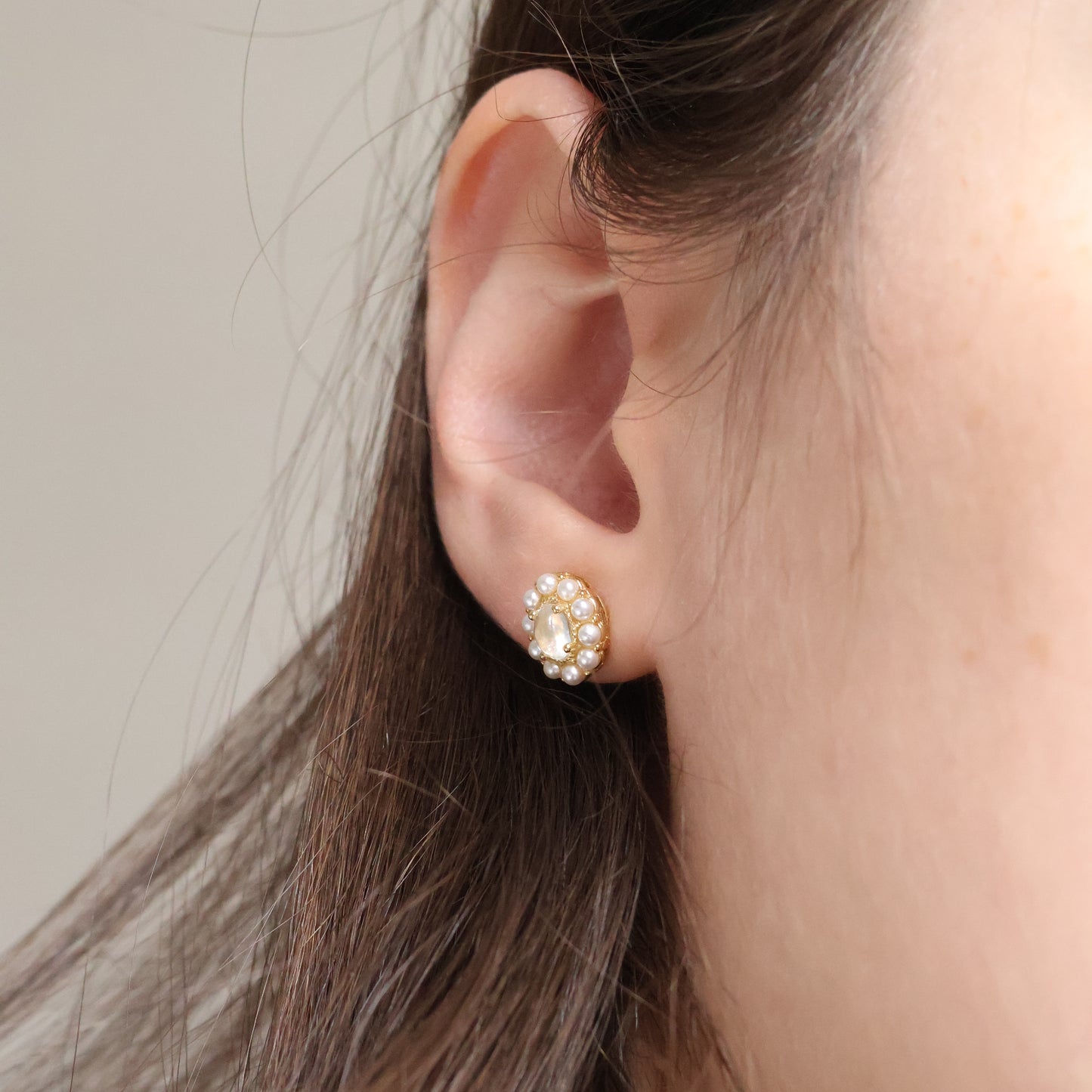 Ohrringe Eloise Mondstein 18K vergoldet